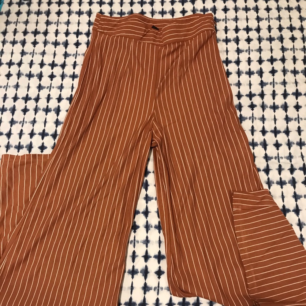 Women’s pinstriped bell bottom linen pants small
